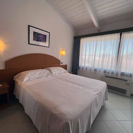 Hotel Regina ฟอร์เต เดย์ มาร์มี ภายนอก รูปภาพ