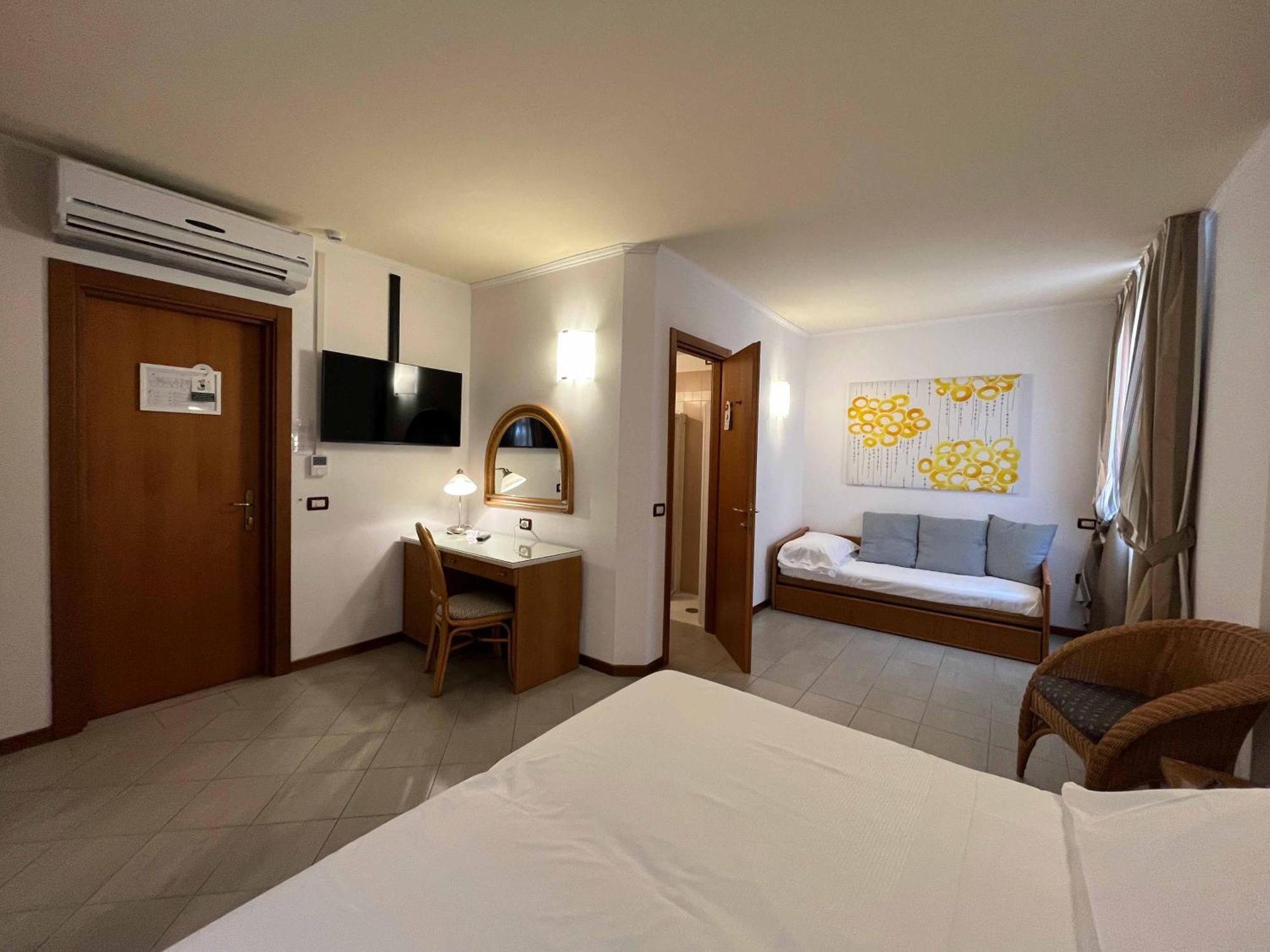 Hotel Regina ฟอร์เต เดย์ มาร์มี ภายนอก รูปภาพ