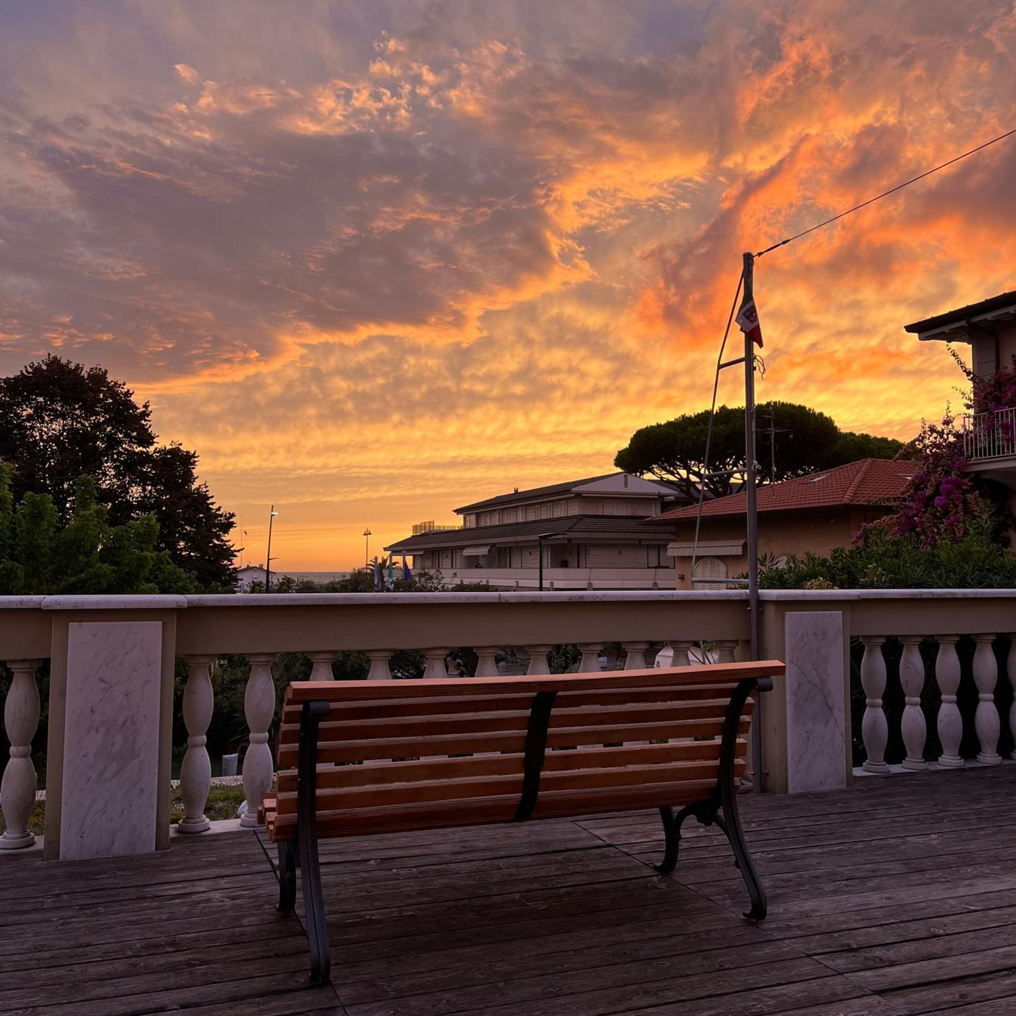Hotel Regina ฟอร์เต เดย์ มาร์มี ภายนอก รูปภาพ
