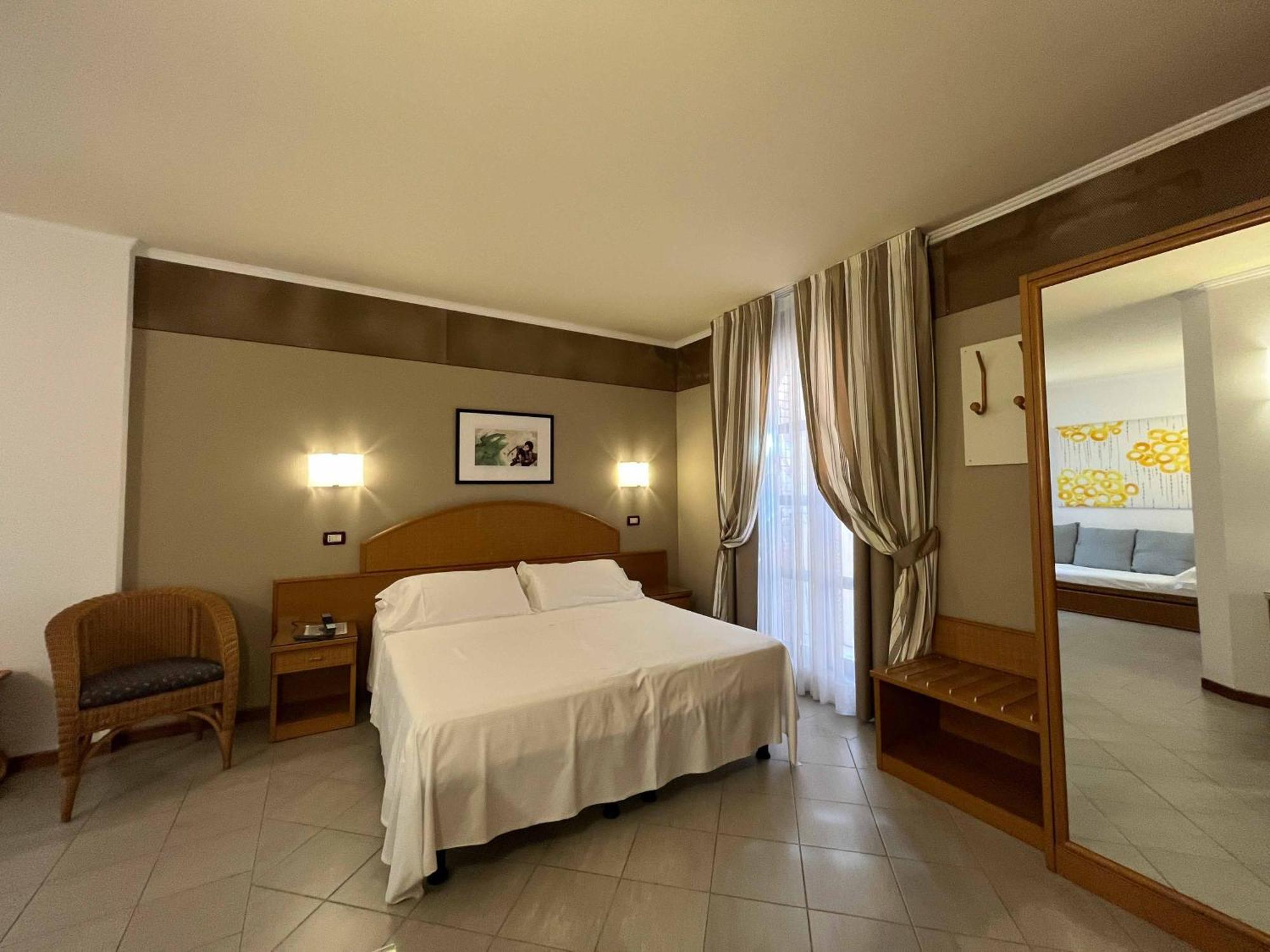 Hotel Regina ฟอร์เต เดย์ มาร์มี ภายนอก รูปภาพ