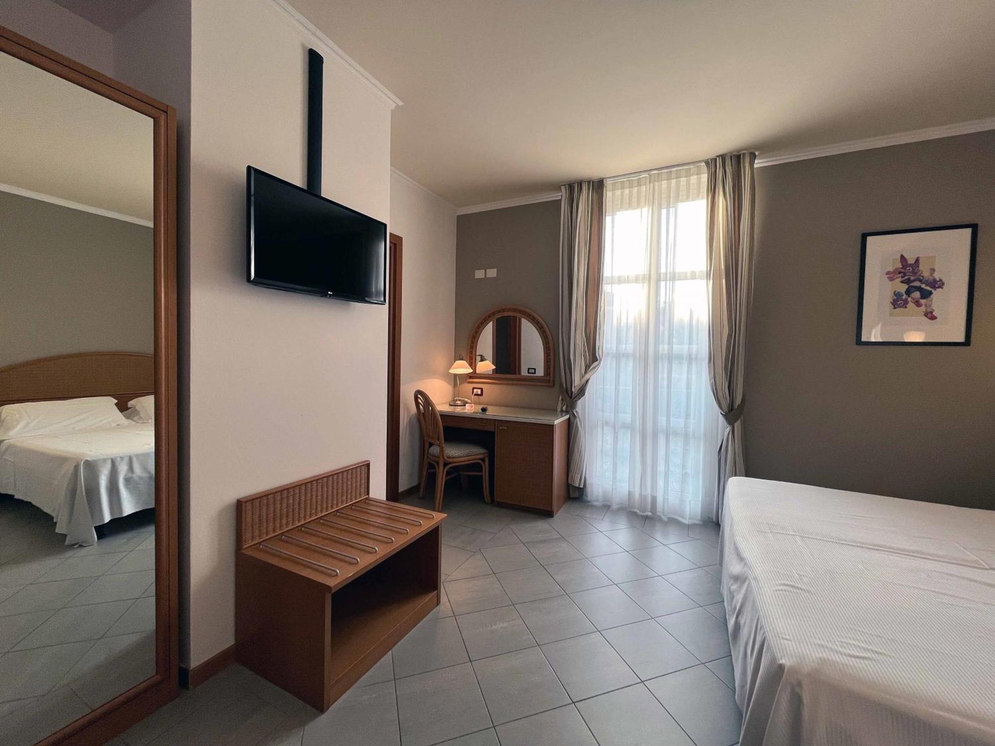 Hotel Regina ฟอร์เต เดย์ มาร์มี ภายนอก รูปภาพ