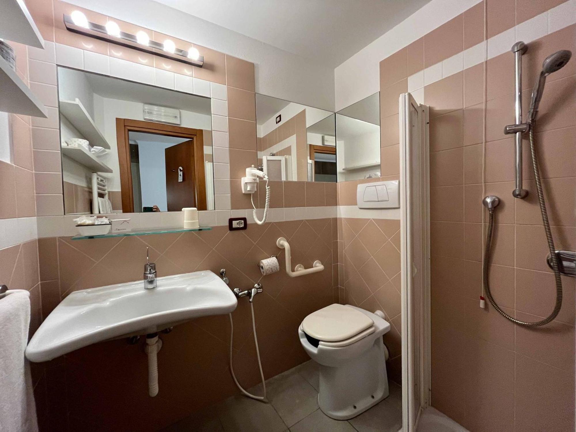 Hotel Regina ฟอร์เต เดย์ มาร์มี ภายนอก รูปภาพ